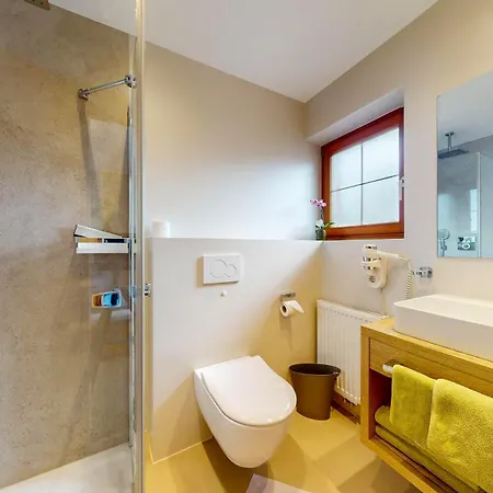 Konukevi Cafe Heim 4*